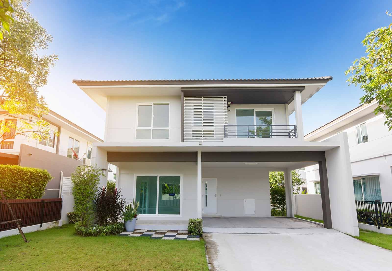 Exterior of modern single family residence, taken in the daytime